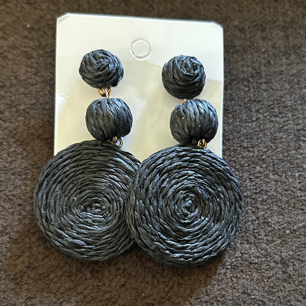 Elegant Black Woven Earrings